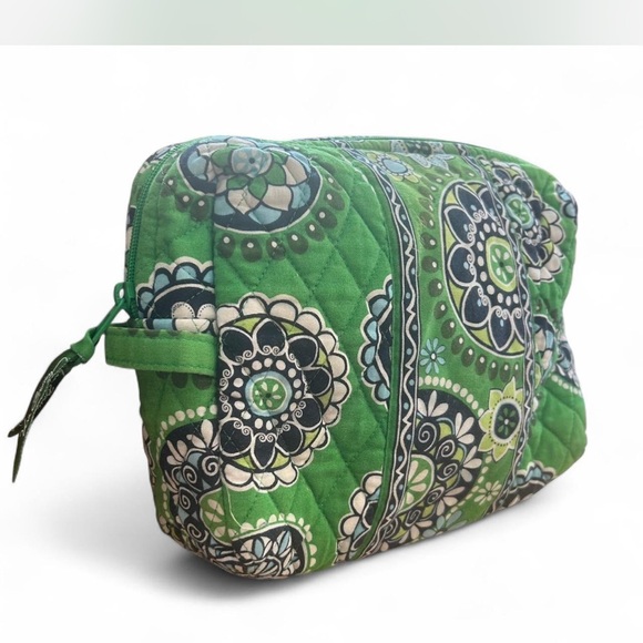|Vera Bradleyl Quilted Cosmetic Travel Bag - Picture 1 of 6